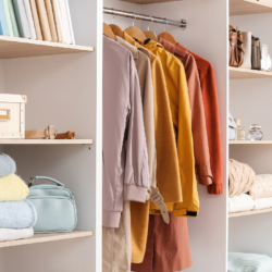 10 Ideas Creativas para Organizar el armario de tu Habitación